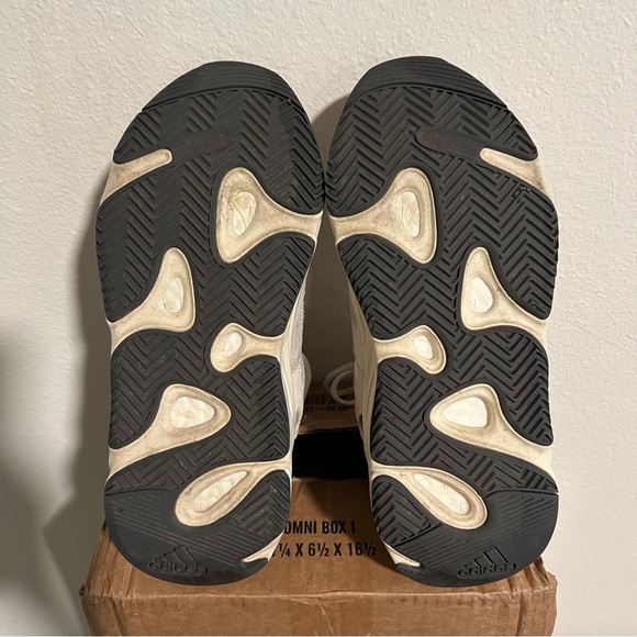 Adidas Yeezy Boost 700 Analog size 7.5 - Picture 8 of 8